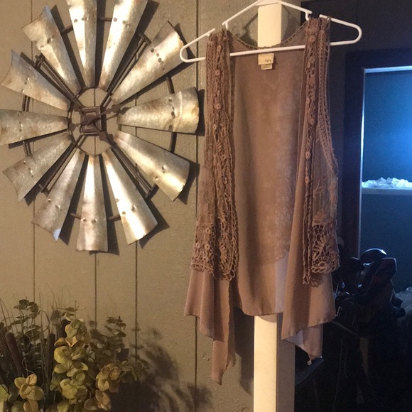 Vest - Picture 2 of 2